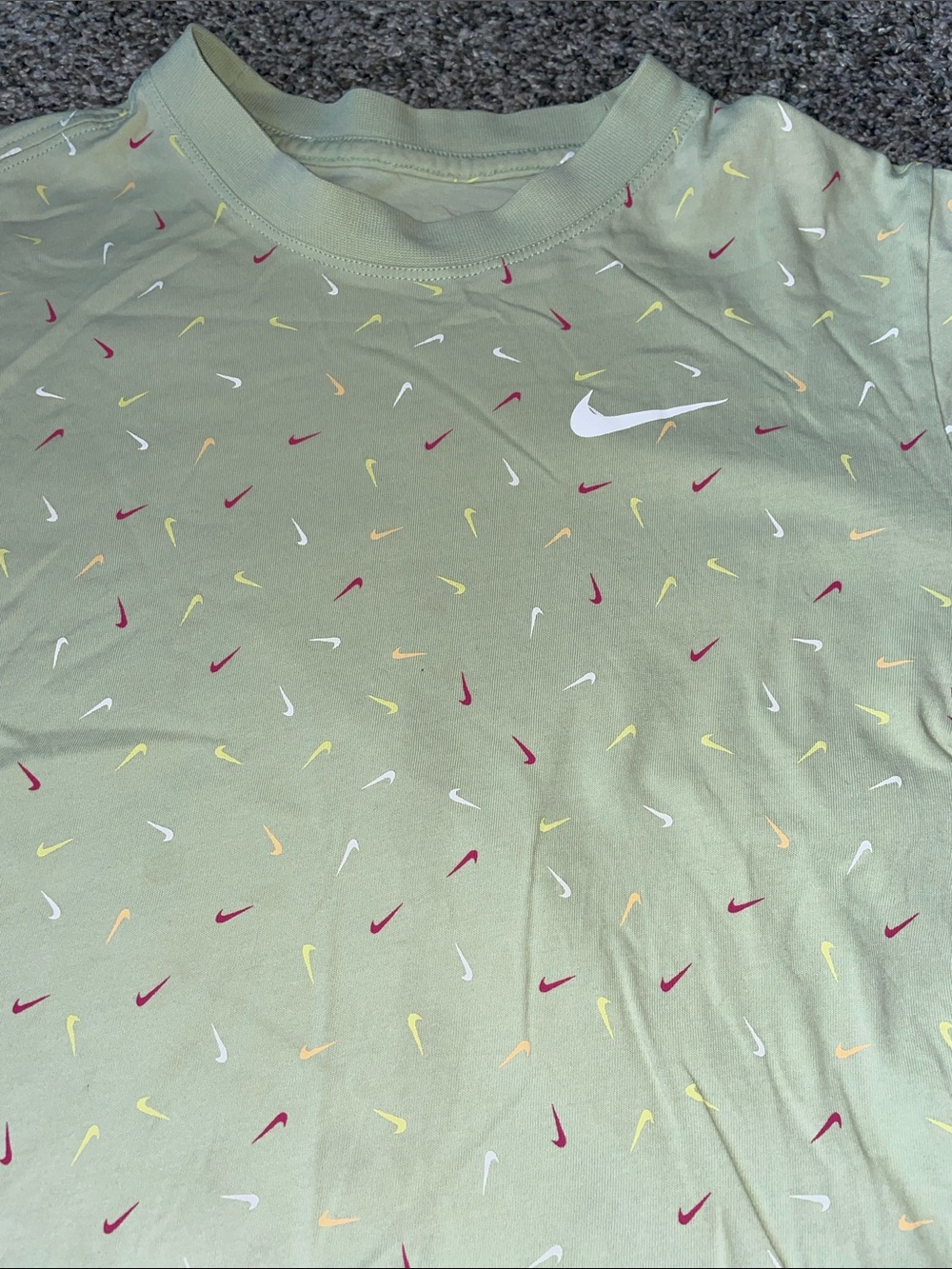 NWOT Nike Light Green Cropped Tee with Mini Swoosh Print. Size S/P. - Picture 2 of 4
